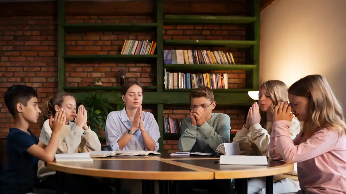 20 Powerful Opening and Closing Prayers for Meetings 5
