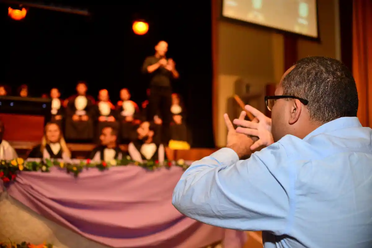 20 Powerful Opening and Closing Prayers for Meetings 6