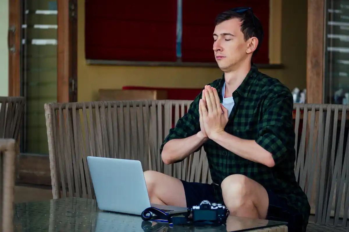 20 Short Closing Prayers After a Meeting with scripture 5