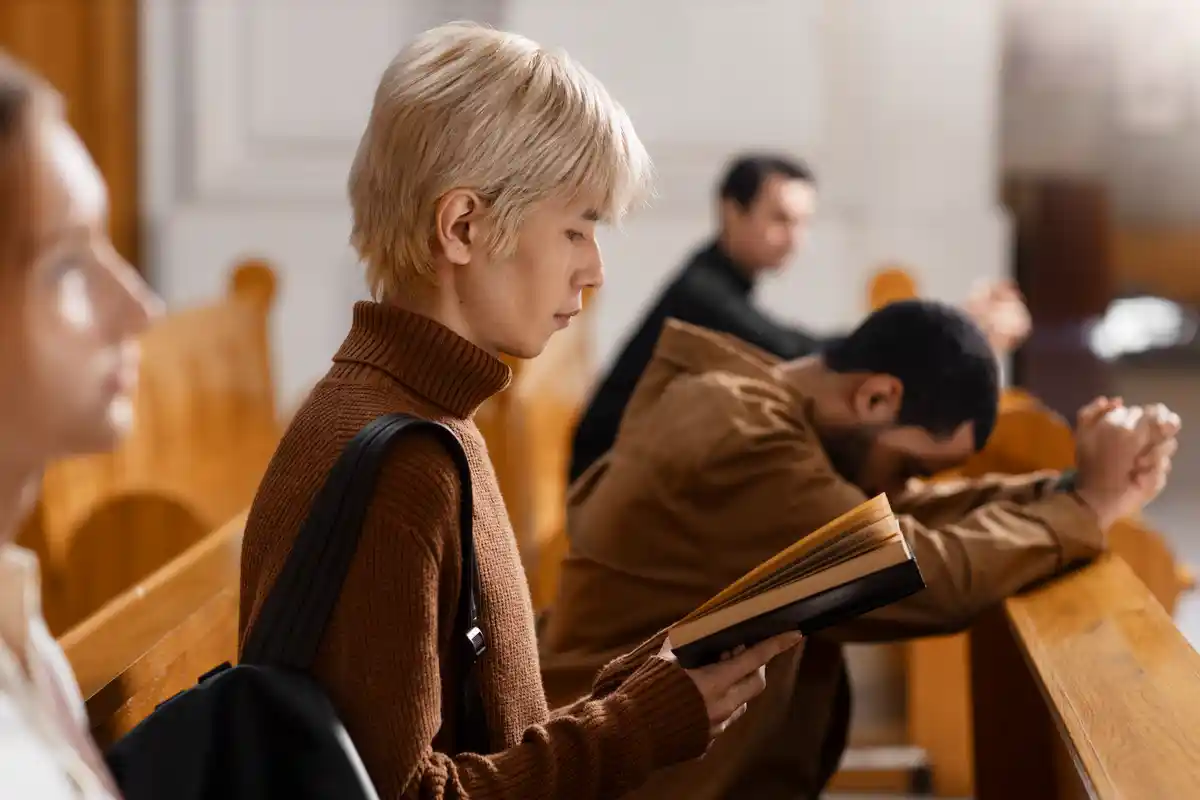 20 Powerful Closing Prayers for Church Board Meetings