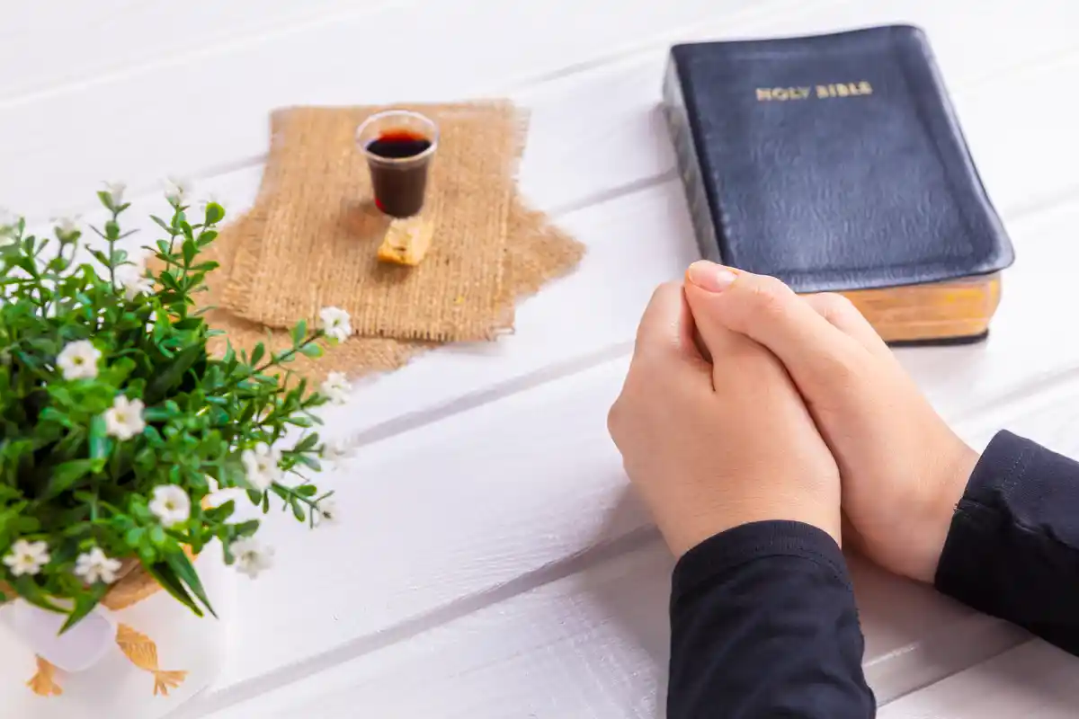 40 Monday Morning Prayers to Start Your Week Right