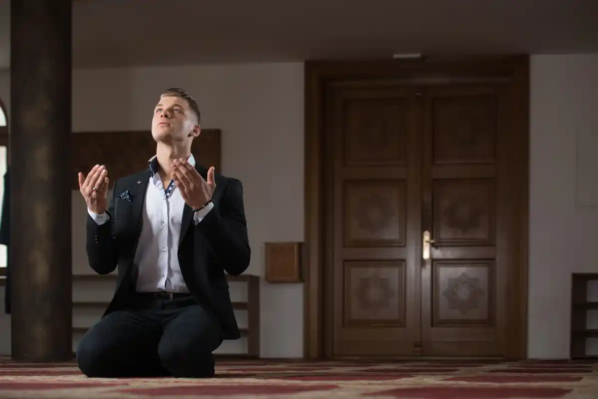 24 Powerful Prayers to Remove Demons from House Safely